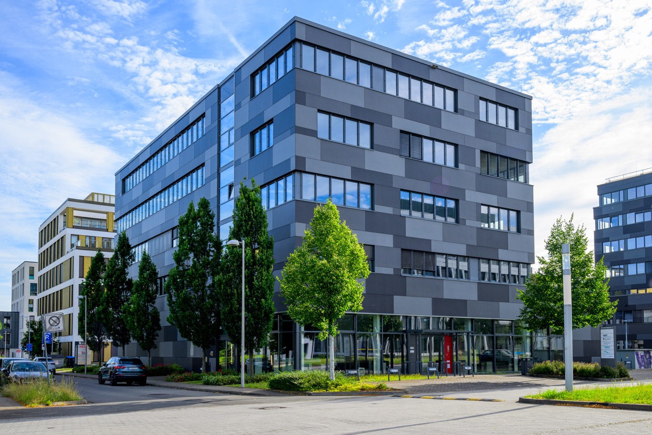 Gross 1 ProOffice Rheinpromenade 11 aussen 1